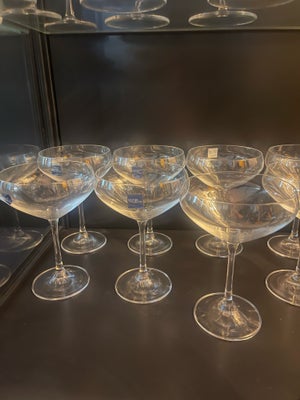Glas,  Champagne skåle, Lyngby, Sælger 12 champagne skåle. Nogle aldrig brugt andre brugt sparsomt 