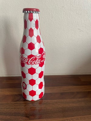 Coca Cola, Flaske, Aluminium Coca cola flaske fra fodbold Em i 2008 uåbnet. Og med pant på ;o)