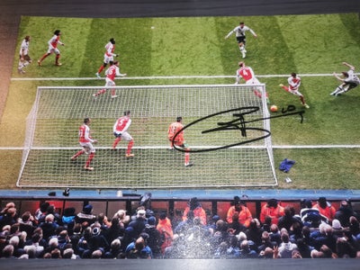 Autografer, Harry Kane autograf, Signeret da han spillede i Tottenham Hotspur. A4 STØRRELSE

Sender 