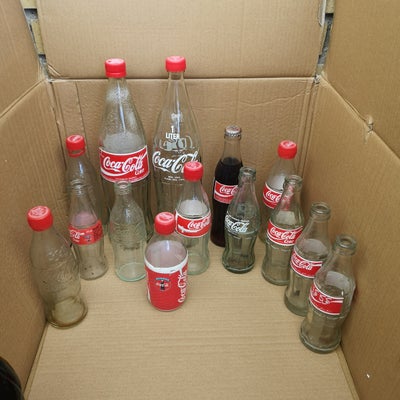 Coca Cola, Flasker, Diverse flasker, bakke og dåser.

Samlet pris kun 50,-

Afhentes i Hillerød 