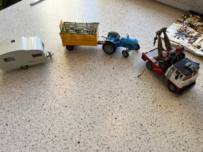 Modelbil, Corgi, Tekno, Sælger her 3 modelbiler sammen.
 
1. Det er en Corgi Ford 5000 traktor med a