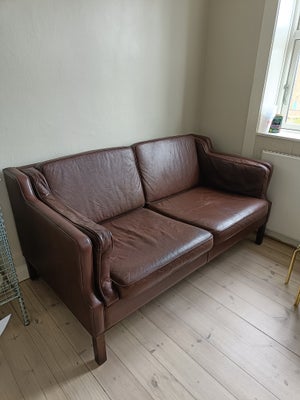 Sofa, læder, 2 pers., Flot retro 2 personers sofa, i brunt læder :) 
Har lille revne i ene hynde

Ca