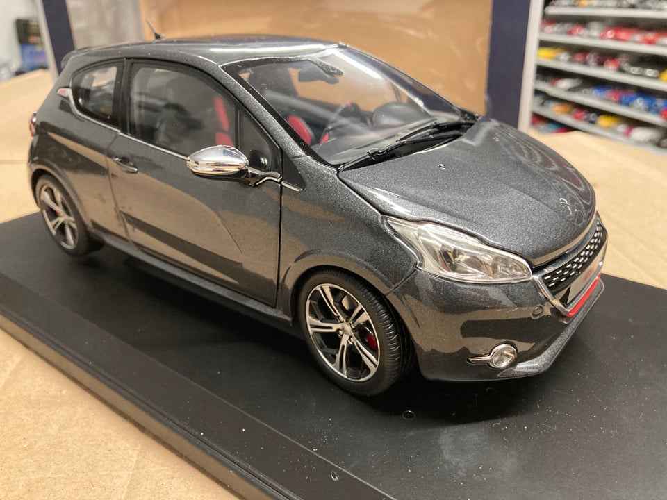 Modelbil, Peugeot 208 GTi 1/18, skala 1:18