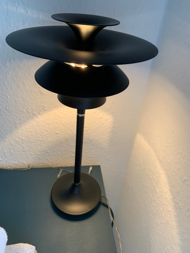 Skrivebordslampe, Svensk producent