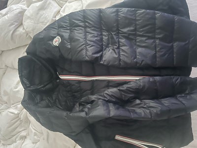 Jakke, str. XL, Moncler,  Sort,  Næsten som ny, Hej har denne flotte moncler jakke står som ny har g