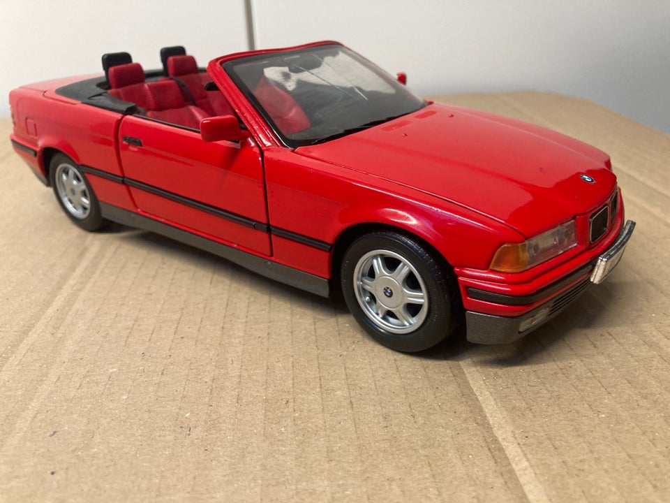 Modelbil, BMW 325I 3-serie cabriolet 1993 1/18, skala 1:18