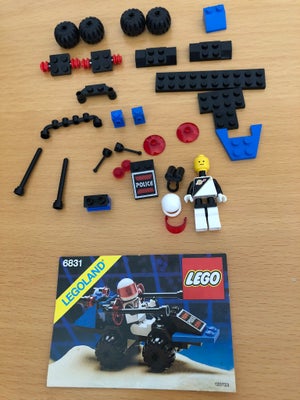 Lego Space Police, 6831, 6831 - Lego - Message Decoder - 1989

2 sæt

Sæt 1 (billede 1):
Minifig, de