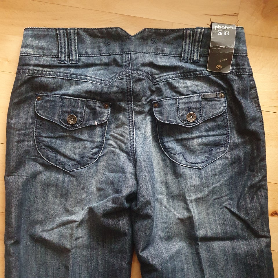 Jeans, Phobia, str. 28