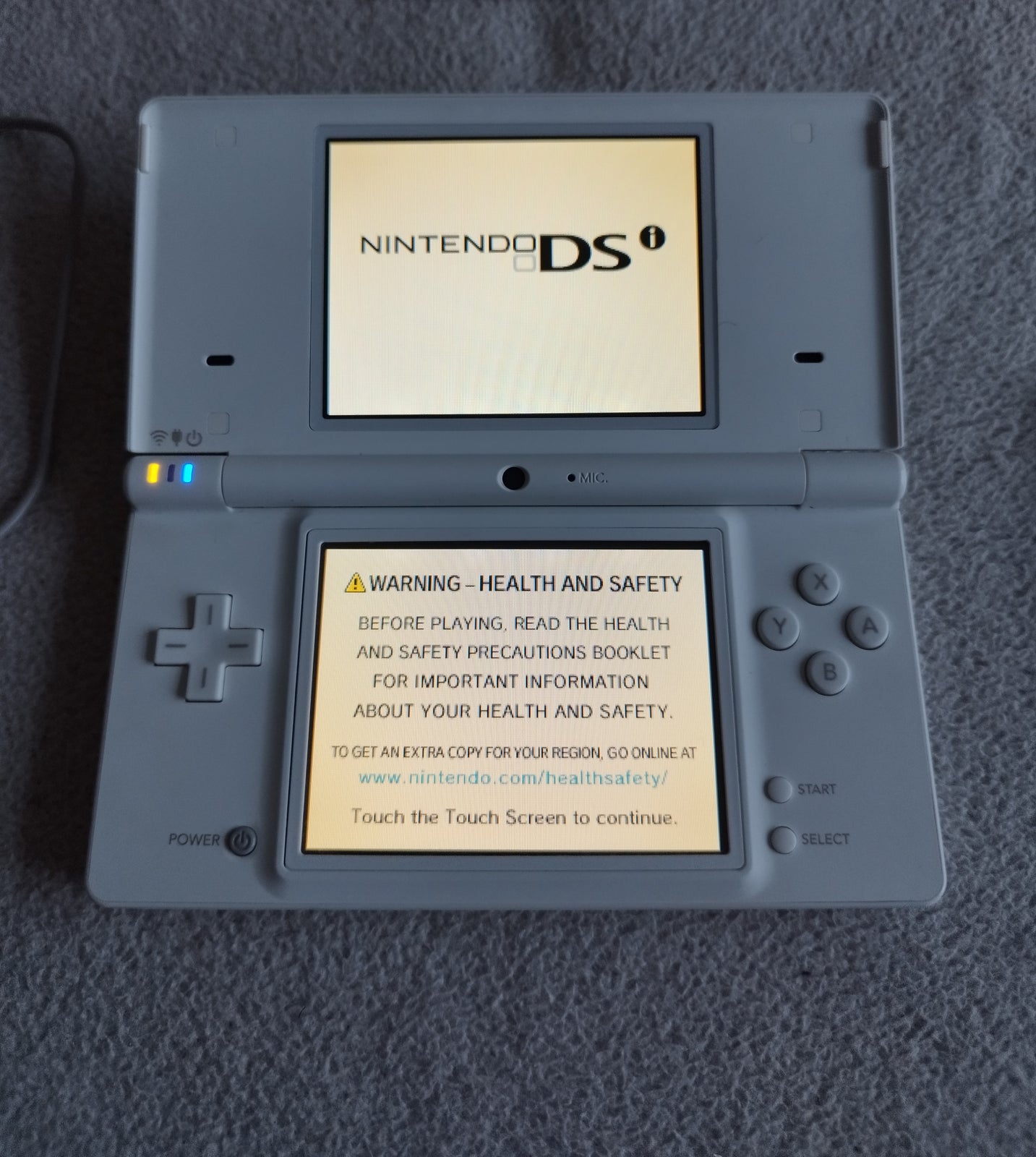 Nintendo DSI, Nintendo DSi Konsol (inkl. Oplader + Stylus