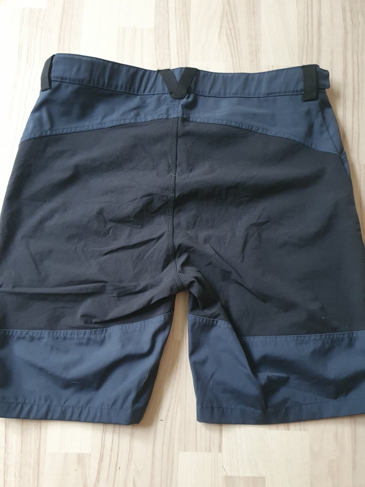 Shorts, Urberg, str. 46