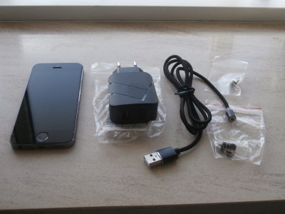 iPhone 5S, 16 GB, sort, God, 

Rigtig pæn iPhone 5S sælges.
Glas helt intakt, men små brugsmærker på
