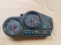 Honda CBR900RR SC33 årg. 1998: Instrumenter