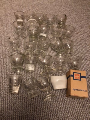 Glas, Øjenbadeglas, 25 stk sælges stykvis for 25kr. - eller alle 25 stk samlet for 500kr. - ved fors