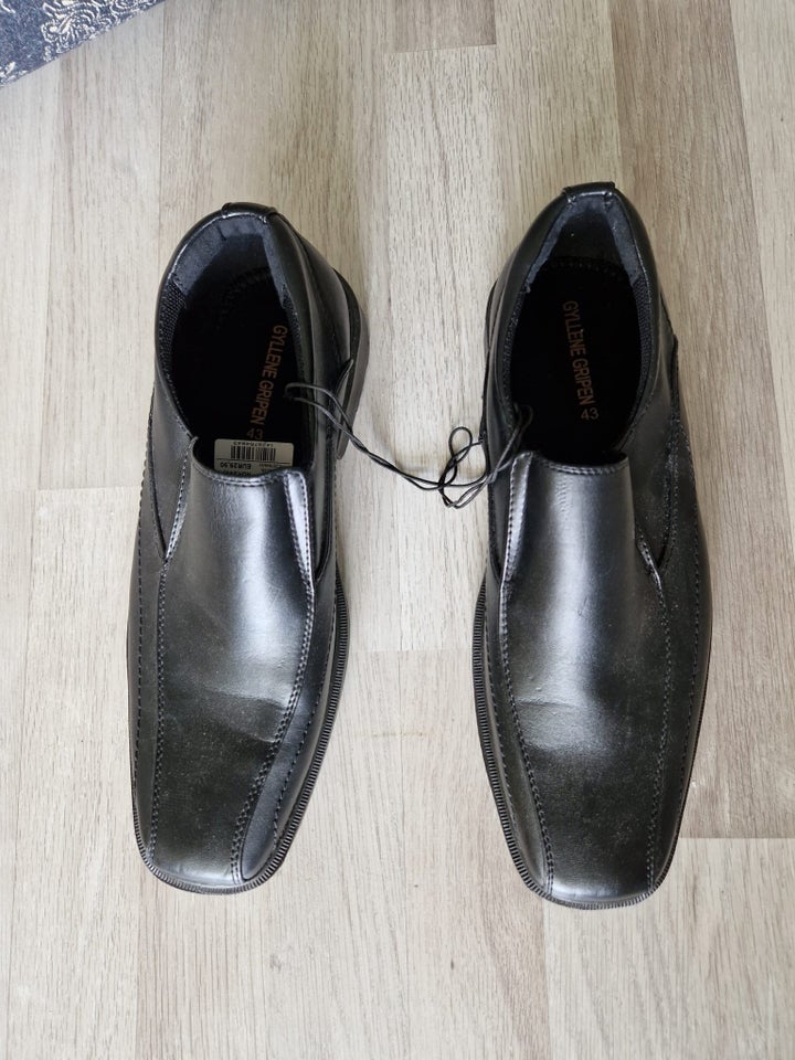 Loafers, str. 43, Gyllene Gripen