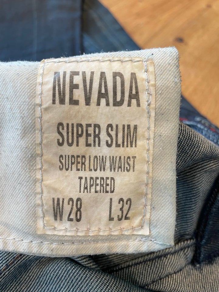 Jeans, Diesel, str. 28