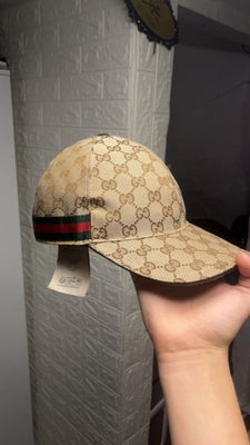 Kasket, Gucci, str. S fitter en L,  Beige,  Ubrugt, Gucci canvas i beige den er ægte i må meget mege