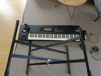 Keyboard: Korg T2 med stativ
