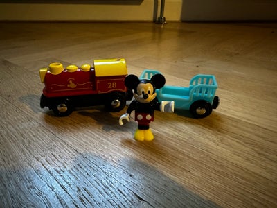 Mickey Mouse tog, BRIO toget er batteridrevet og lægger op til utallige timers sjov og kreativitet. 