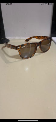 Solbriller unisex, Rayban, Fede Rayban solbriller både til mænd og kvinder 
Unisex 
God stand 