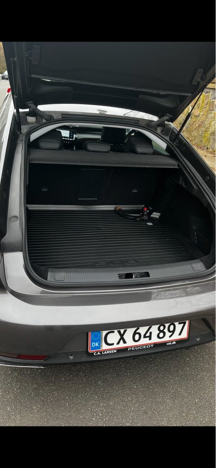 Bagagerumsbakke, Peugeot 508 Fastback