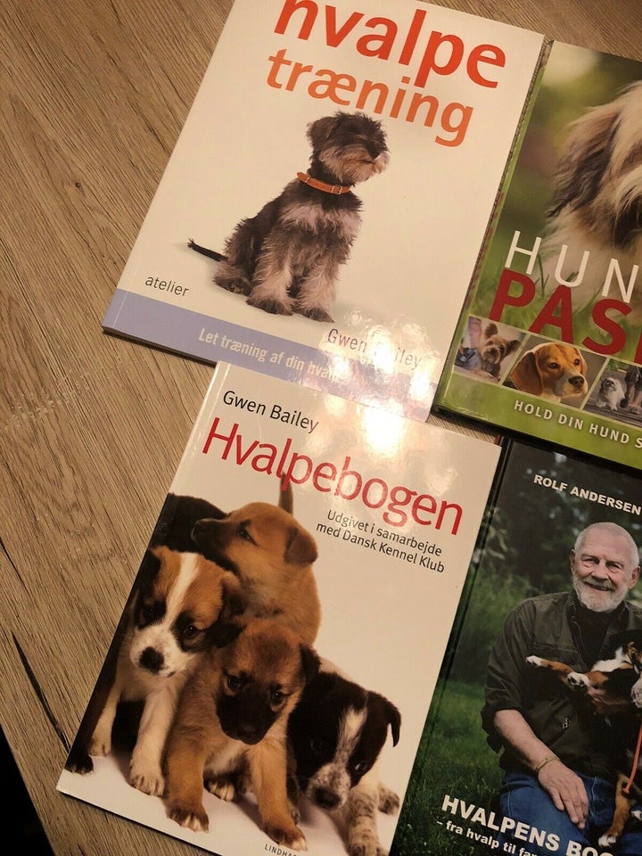 Hunde bøger helt nye , Forskellige