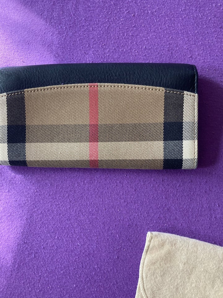 Pung, Burberry