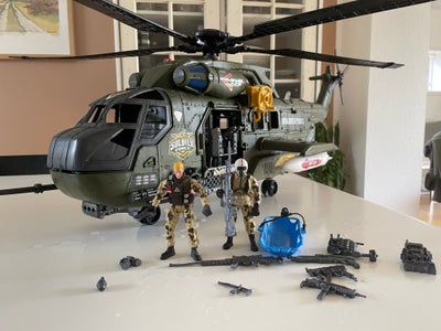 Helikopter, Militærhelikopter, Super lækker helikopter med masser af tilbehør til timers leg. 85 cm 
