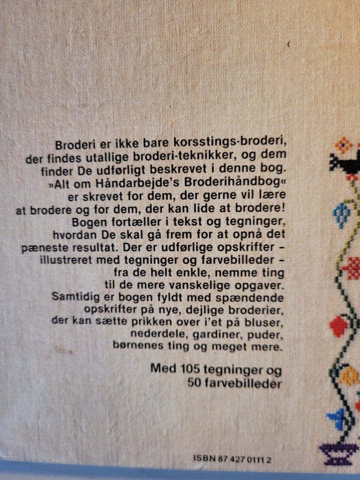 Broderihåndbog med strygeark, Sanna Dammann, emne: