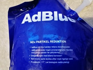 Køb Reduktionsmiddel AdBlue 5 liter JMC Urinstof med fyldeslange.