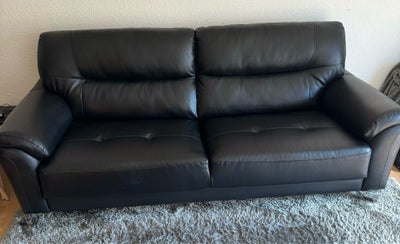 Sofa, læder, Rigtig fin lædersofa i sort til 2-3 personer.

190 cm bred, 90 cm høj, 90 cm dyb

Nypri