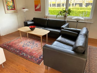 Mogens Hansen, MH321, Sofa, 3 personers sofa og 2 personers sofa sælges.
Mål:
3 Personer:
L: 220 cm
