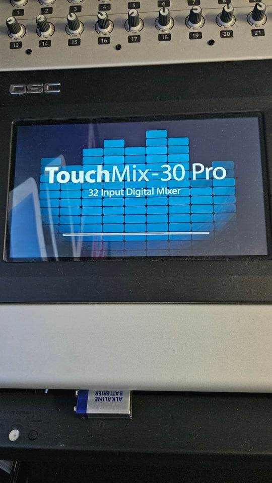 Mixer, QSC Touchmix-30 Pro