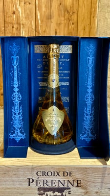 Vin og spiritus, de Venoge Louis XV 1996, de Venoge Louis XV 1996 Champagne i gaveæske.

Vinen og ga