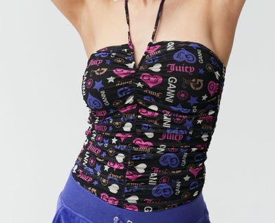 Top, Ganni, str. 36, Ubrugt, Ganni x Juicy Couture
Top str S
Aldrig blevet taget i brug.