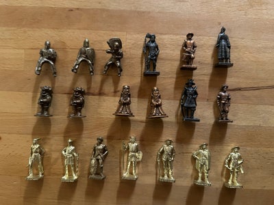 Legetøj, Metal figurer fra kinderæg