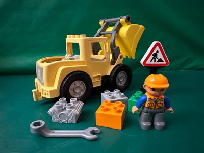 Lego Duplo, 10520, Lego duplo 10520 - frontlæsser
Klappen til motorhjelmen er forsvundet, bilen er l