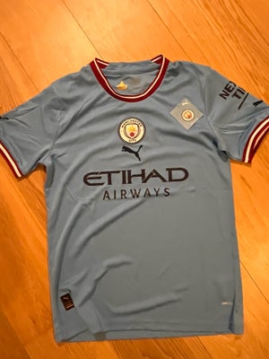 T-shirt, Puma, str. S,  Blå,  Ubrugt, Mega fed fodbold trøje fra Manchester City 
Fra PandaBuy 