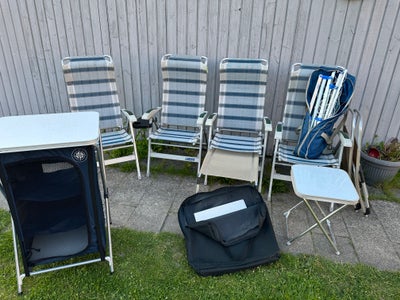 Camping tilbehør, 4 stk outwell 5 pos stole ,4 stk kopholder til stolene ,3 stk fodskamler,1 stk/ska