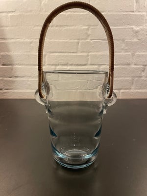 Glas, Isspand. Holmegaard nr 8715., Velholdt og intakt.
H: 16 cm.
