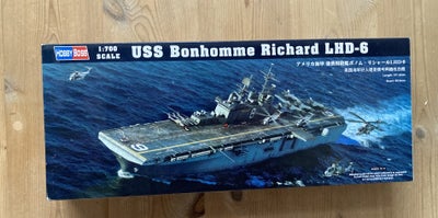 Byggesæt, HobbyBoss USS Bonhomme Richard LHD-6 #83407 1:700
Samlesæt, af kæmpe Helikopter-landingsdo