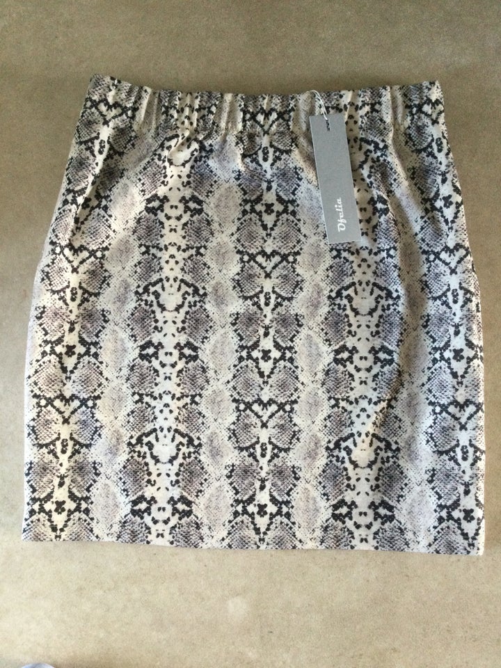 Pencilskirt, str. 46, Ofelia