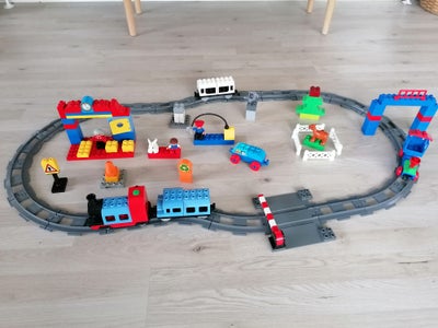 Lego Duplo, Elektrisk togbane med 3 vogne, Bom samt forskellige klodser og figurer