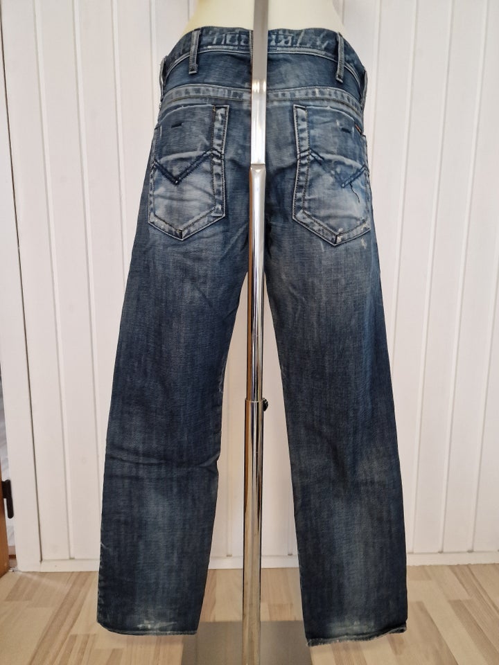 Jeans, Energie, str. 32