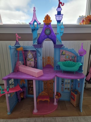 Dukkehus, Disney Princess kongeligt slot, i fin stand. Medfølger alle dele