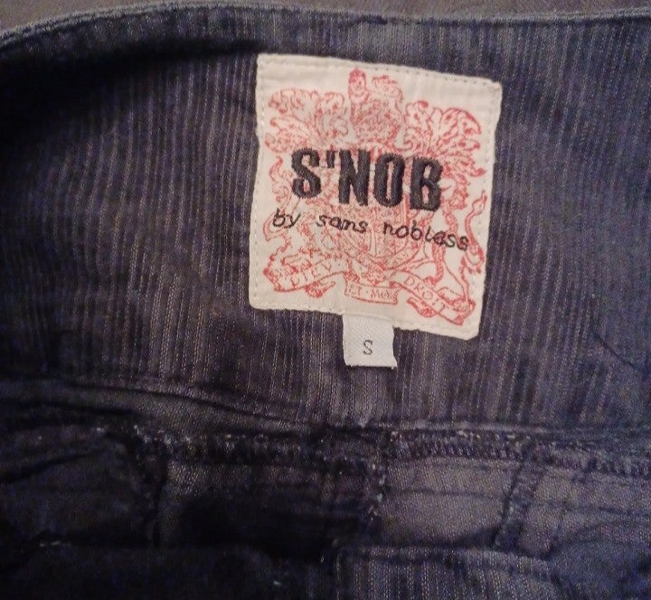 Knickers, Snob, str. 40