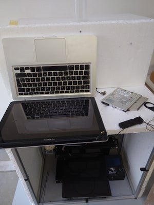 Mac Pro, Mac pro 13'' skærm, tastatur mm med div dele.

Macbook Pro 13” A1278 Skærm

Sælges samlet.
