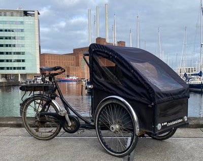 Ladcykel, Christiania, 8 gear, Christiania bike Light med el. 2017.
Kørt 324.3 km.
Sælges da den har