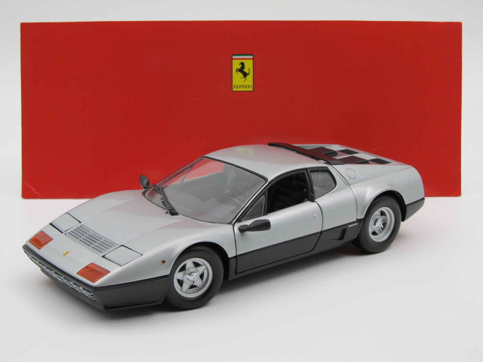 Modelbil, Kyosho - 1976 Ferrari 512 BB, skala 1:18 – dba.dk – Køb