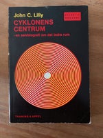 Cyklonens centrum - en selvbiografi om det indre , LILLY,