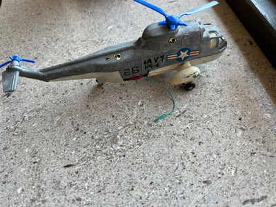 Modelfly, Dinky Toys Sea King, Propeller beskadiget. Se foto. Men med klap til batteri osv. 